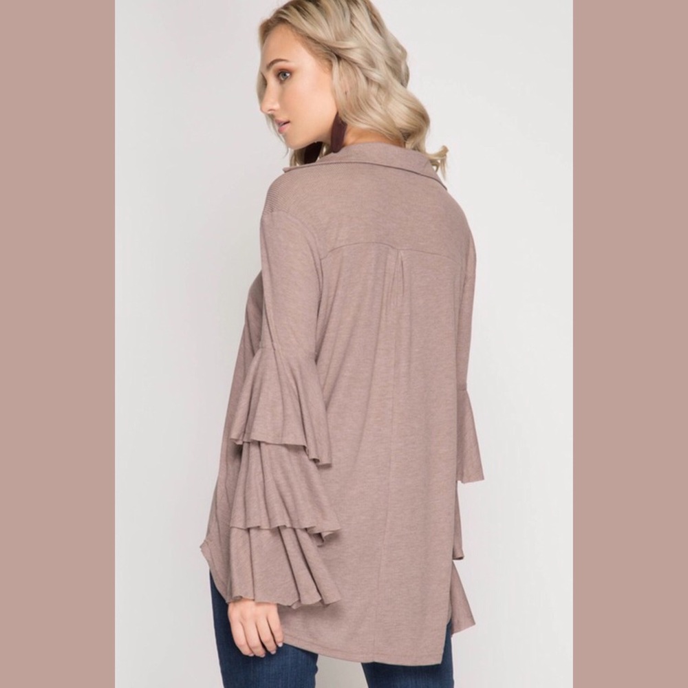 LAST 2🆕5⭐️Gorgeous Ruffled Lace-Up Top - Picture 2 of 4
